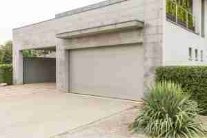 TIPS ON BUYING THE RIGHT GARAGE DOOR SYSTEM FOR YOU